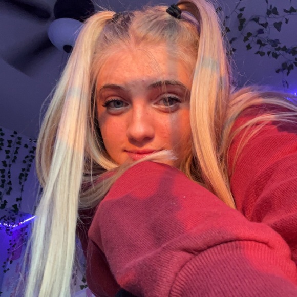 Meet your Posher, Mackenzie - Picture 4 of 9